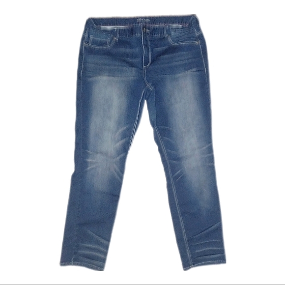 Maurices Plus Size Faded Blue Jeans - Picture 3 of 5